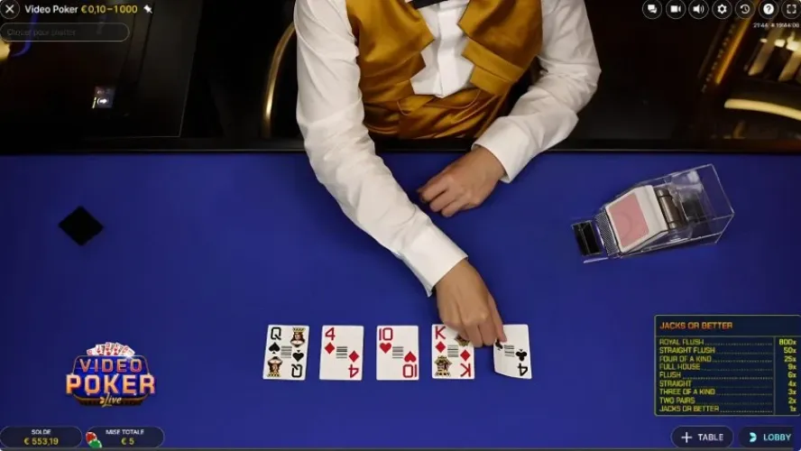 Video Poker Evolution avec croupier en direct